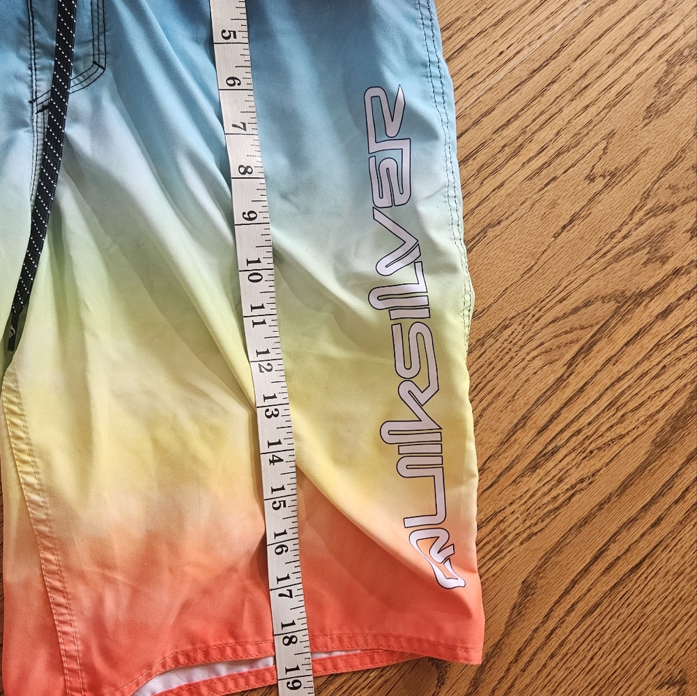 Quiksilver Men's Multicolor Swim Shorts Size 32. - Picture 7 of 7